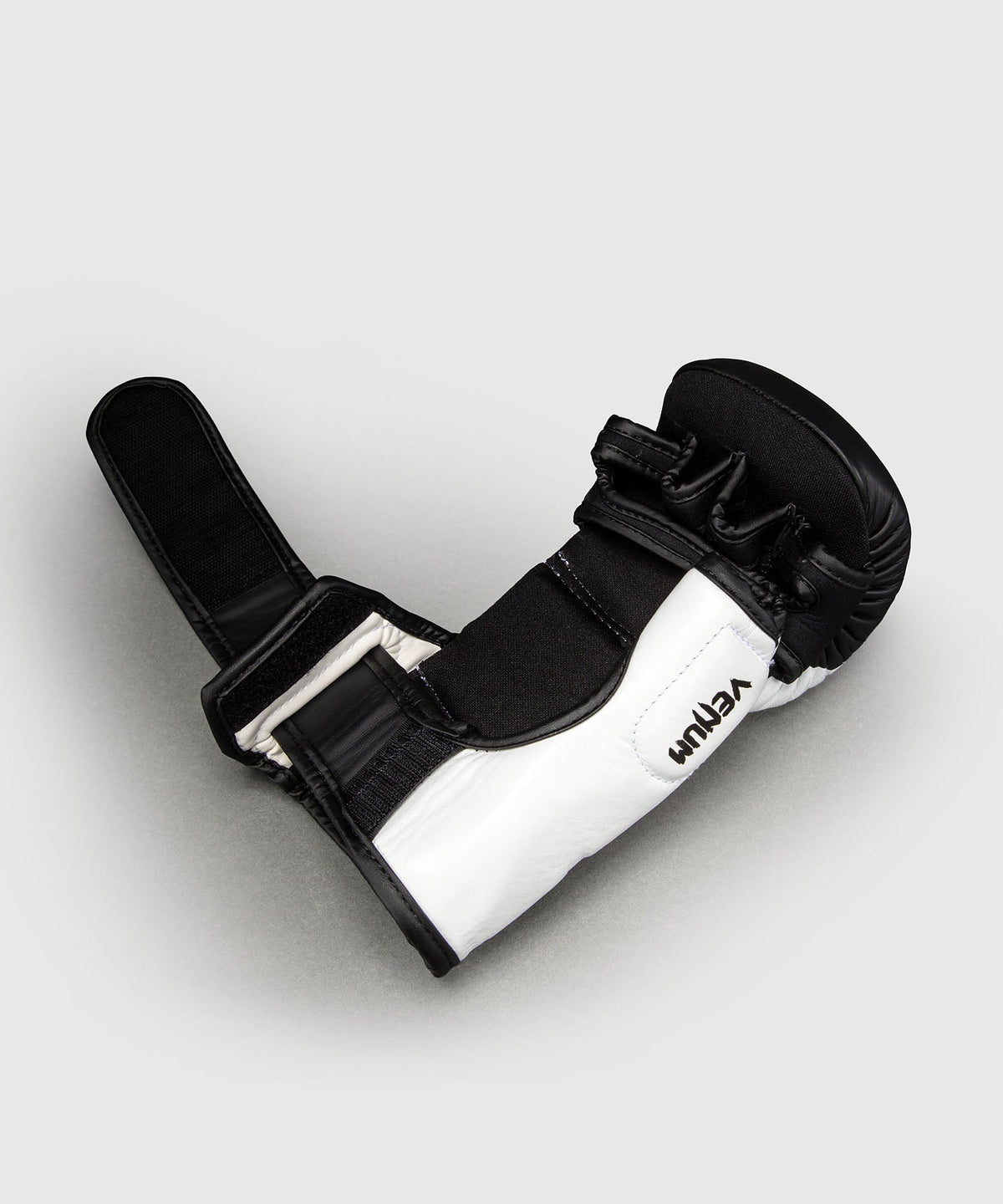 Venum MMA-Handschuhe Attack 2.0 – Schwarz/Weiß