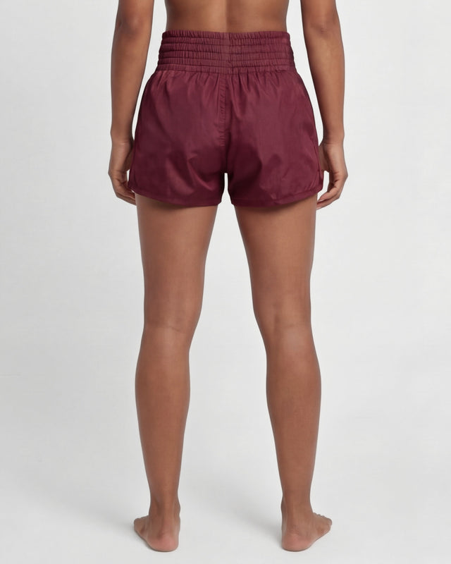 Caged Muay Thai Shorts Classic - Bordeauxrot vrouw