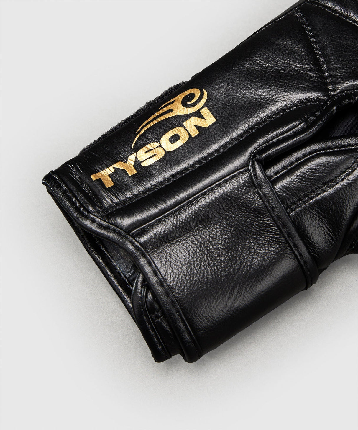 Venum x Mike Tyson Boxhandschuhe Giant 2.0 Pro – Schwarz/Gold