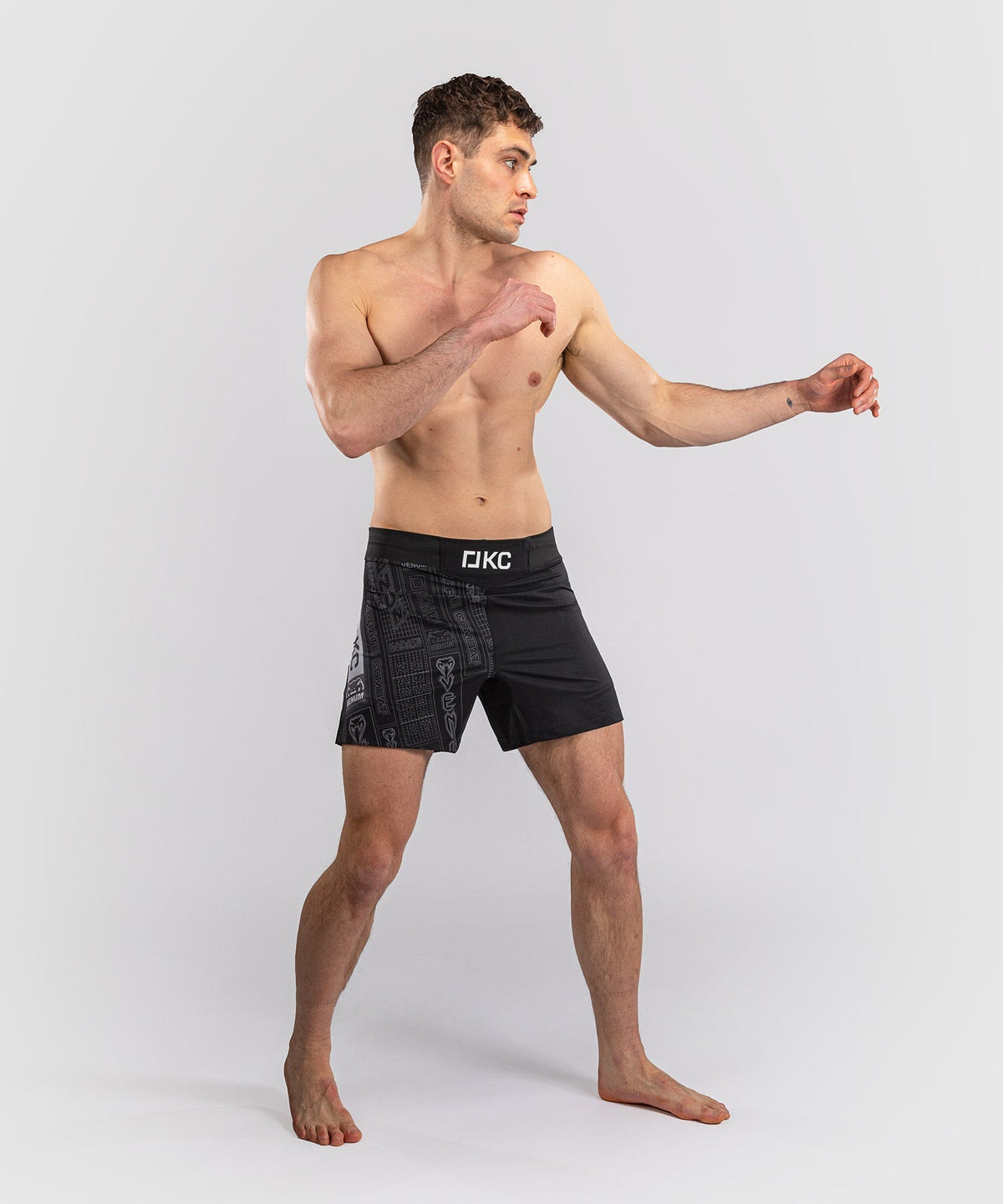 Venum MMA-Shorts Karate Combat – Schwarz/Grau