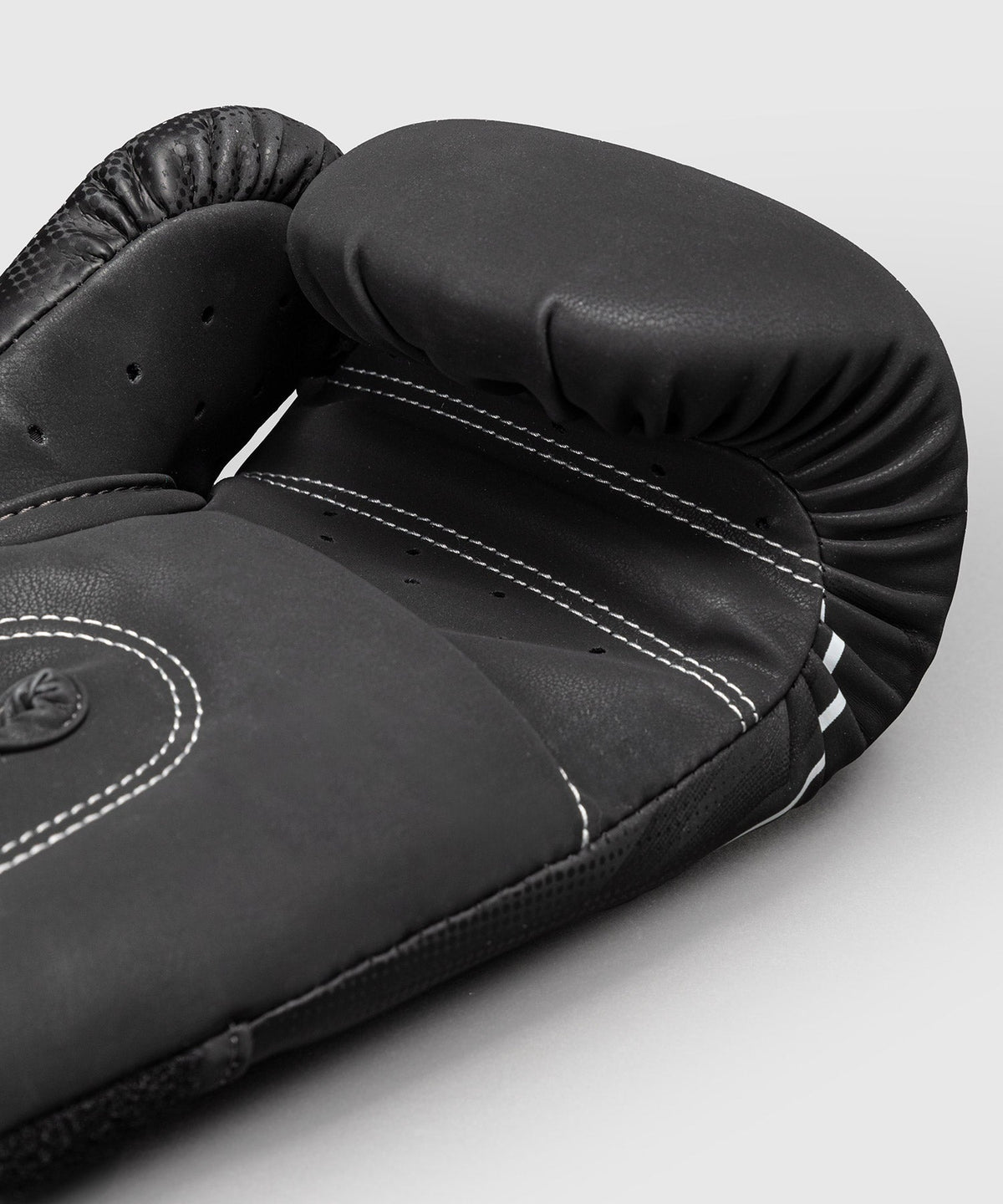 Venum Boxhandschuhe Stealth – Schwarz/Weiß