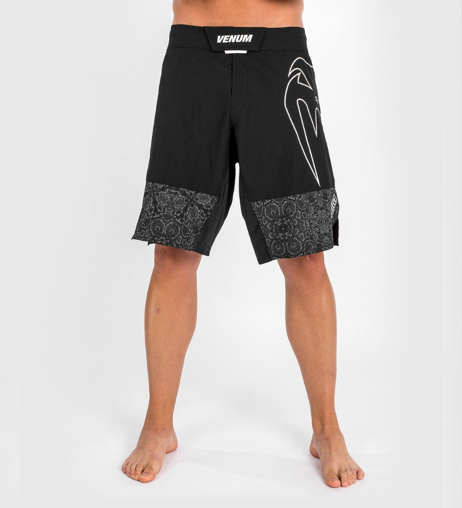 Venum MMA Shorts Light 4.0 - Schwarz/Schwarz - The Fight Company