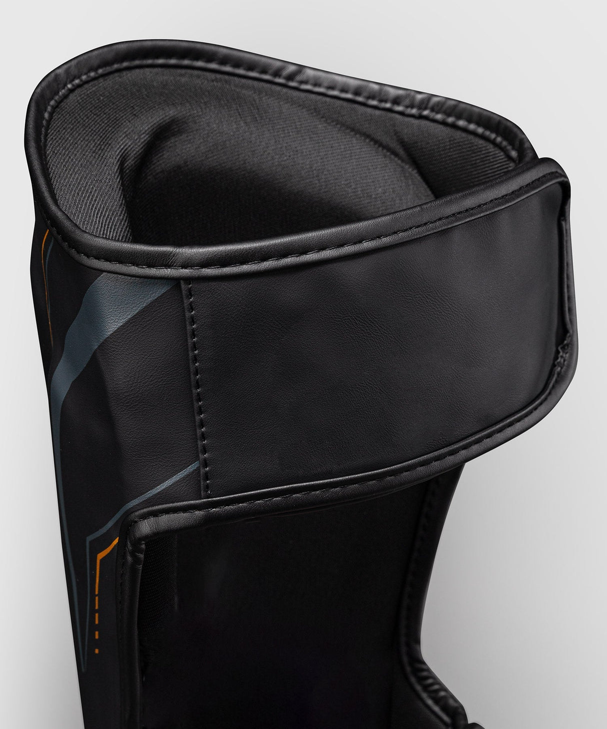 Venum Schienbeinschoner Streamline - Schwarz/Gold