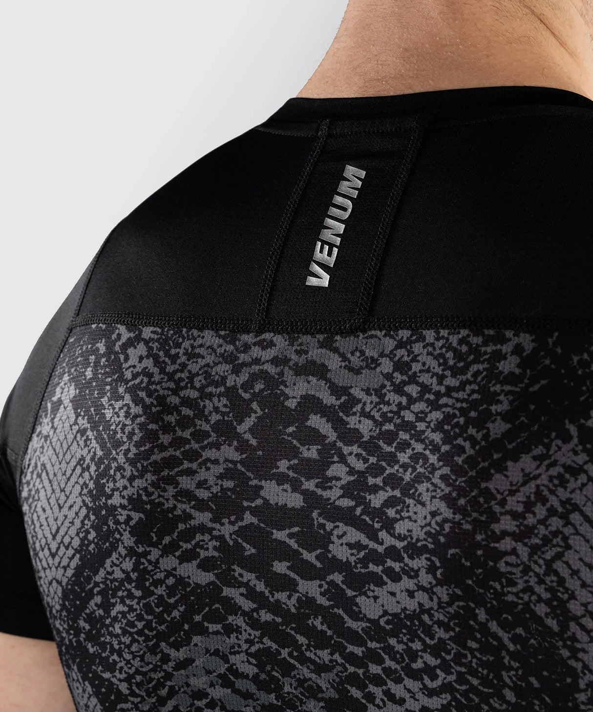 Venum Rashguard Kurzarm G-Fit Scales – Schwarz/Grau