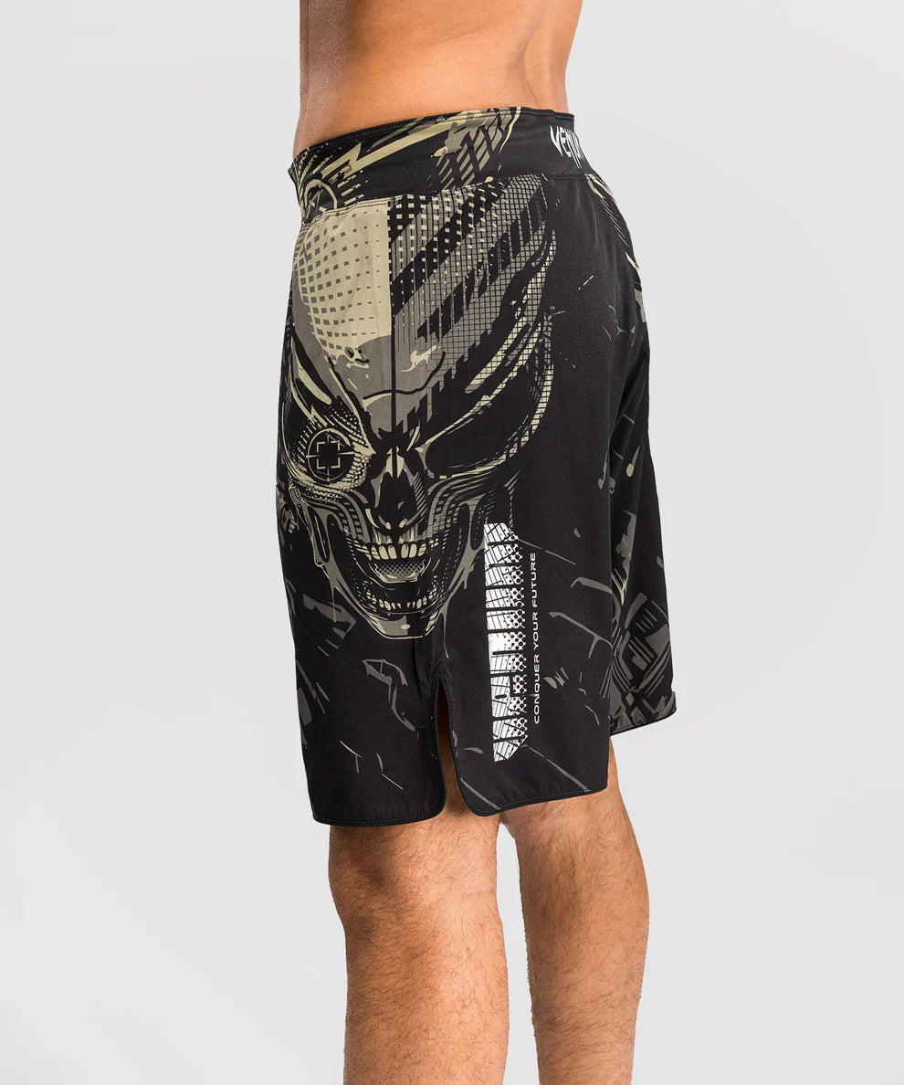Venum MMA Shorts Invader – Schwarz