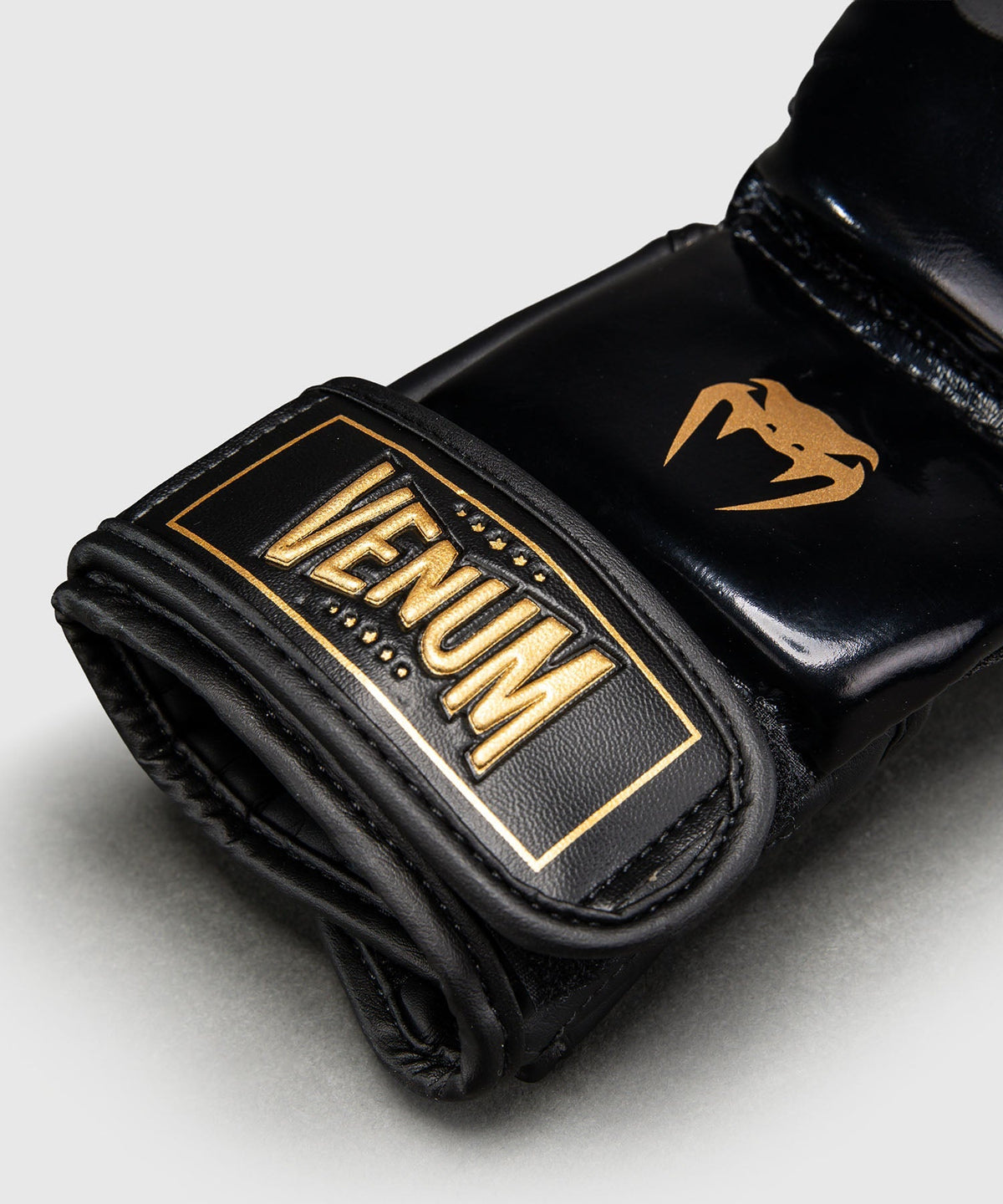 Venum MMA-Handschuhe Attack 2.0 – Schwarz/Gold