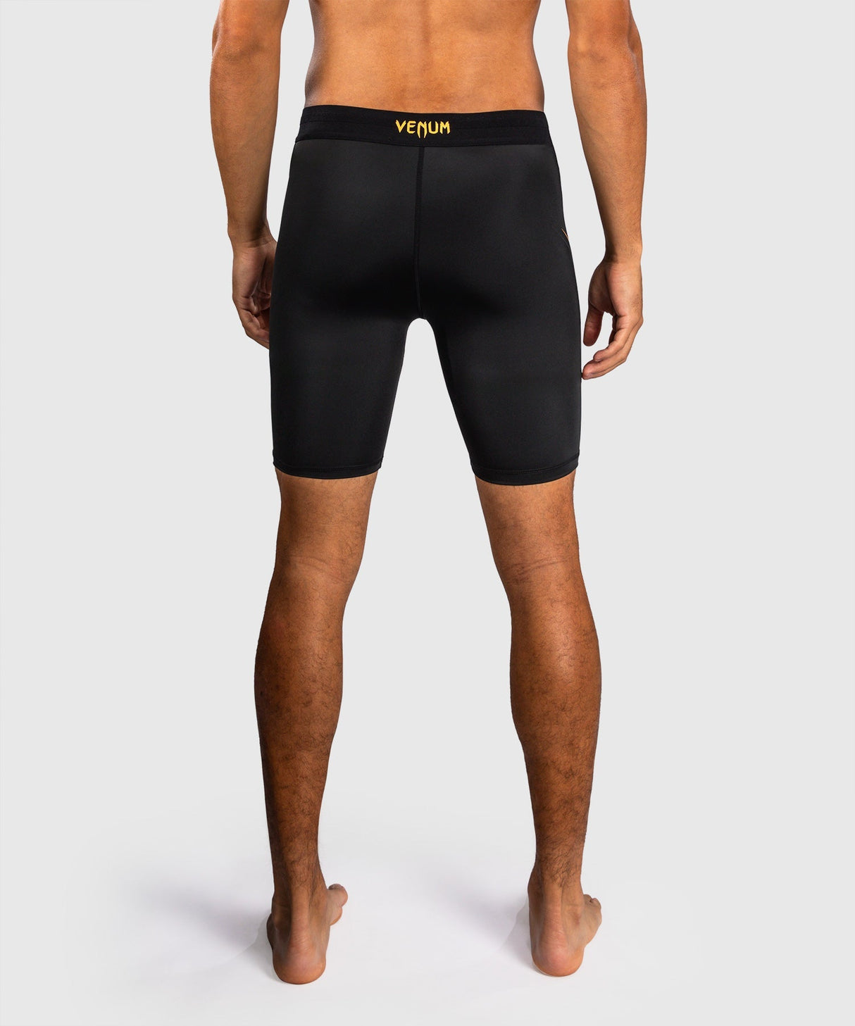 Venum Kompressionsshorts G-Core – Schwarz/Gold