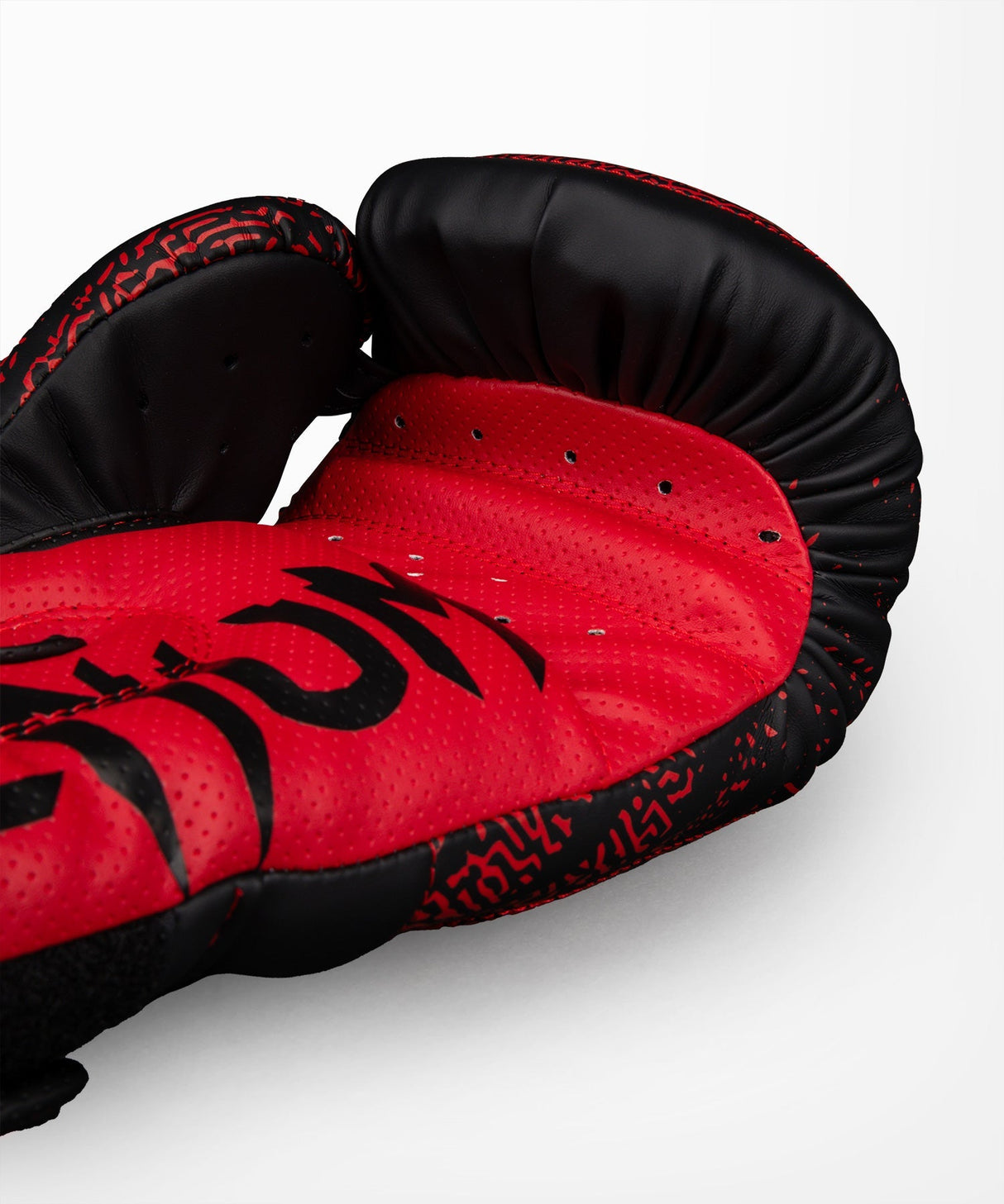 Venum Boxhandschuhe TEKKEN 8 Kazuya - Rot/Schwarz - Foto 3