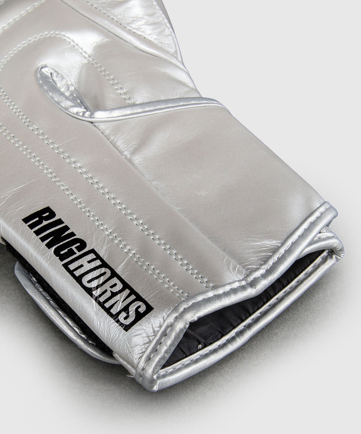 Ringhorns Boxhandschuhe Charger by Venum - Silber/Schwarz