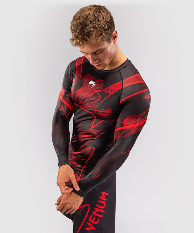 Venum Rashguard Crimson Viper 2.0 Lange Ärmel - Schwarz/Rot