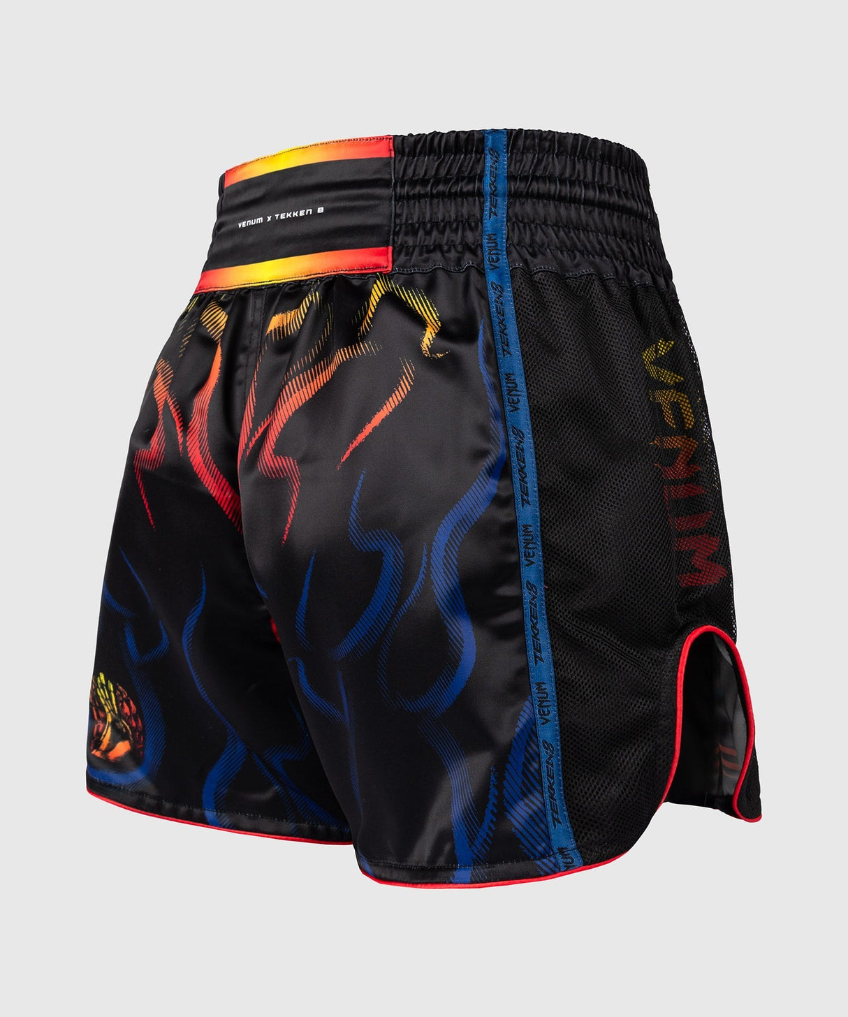 Venum Muay Thai Short TEKKEN 8 Yoshimitsu - Schwarz/Orange - Foto 3