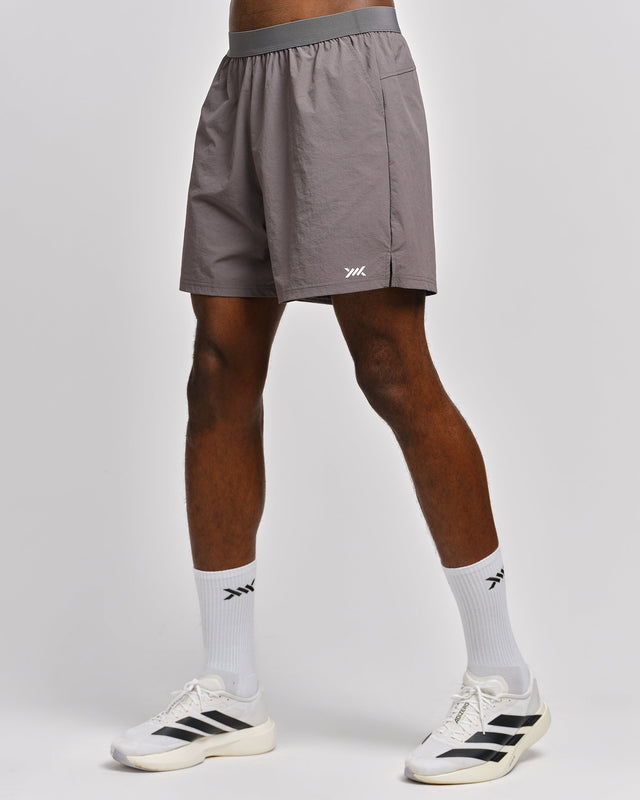 Caged Training Shorts Essential – Grau