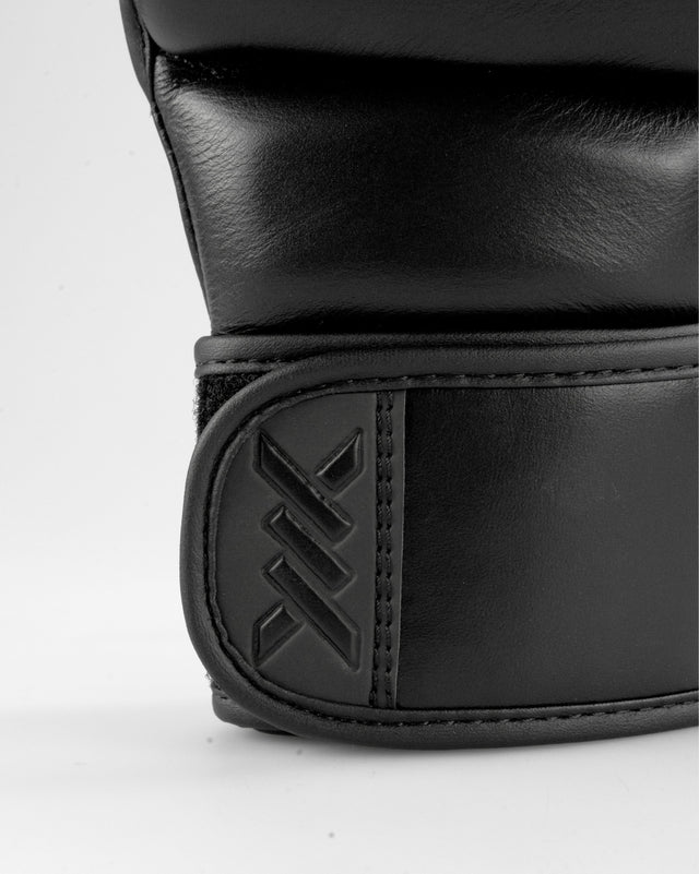 Caged MMA Handschuhe 'X‘ Series - Schwarz/Schwarz
