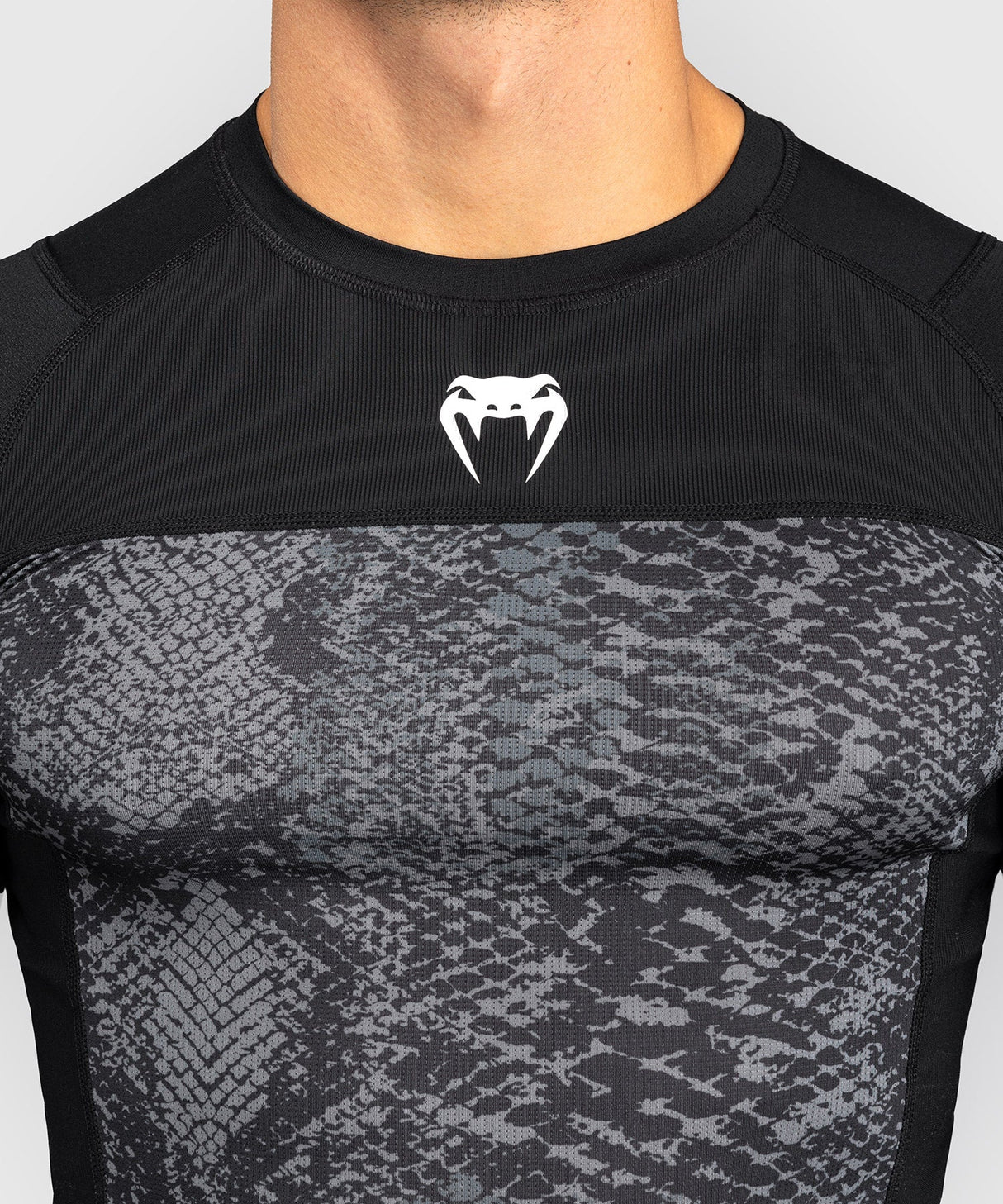Venum Rashguard Langarm G-Fit Scales – Schwarz/Grau