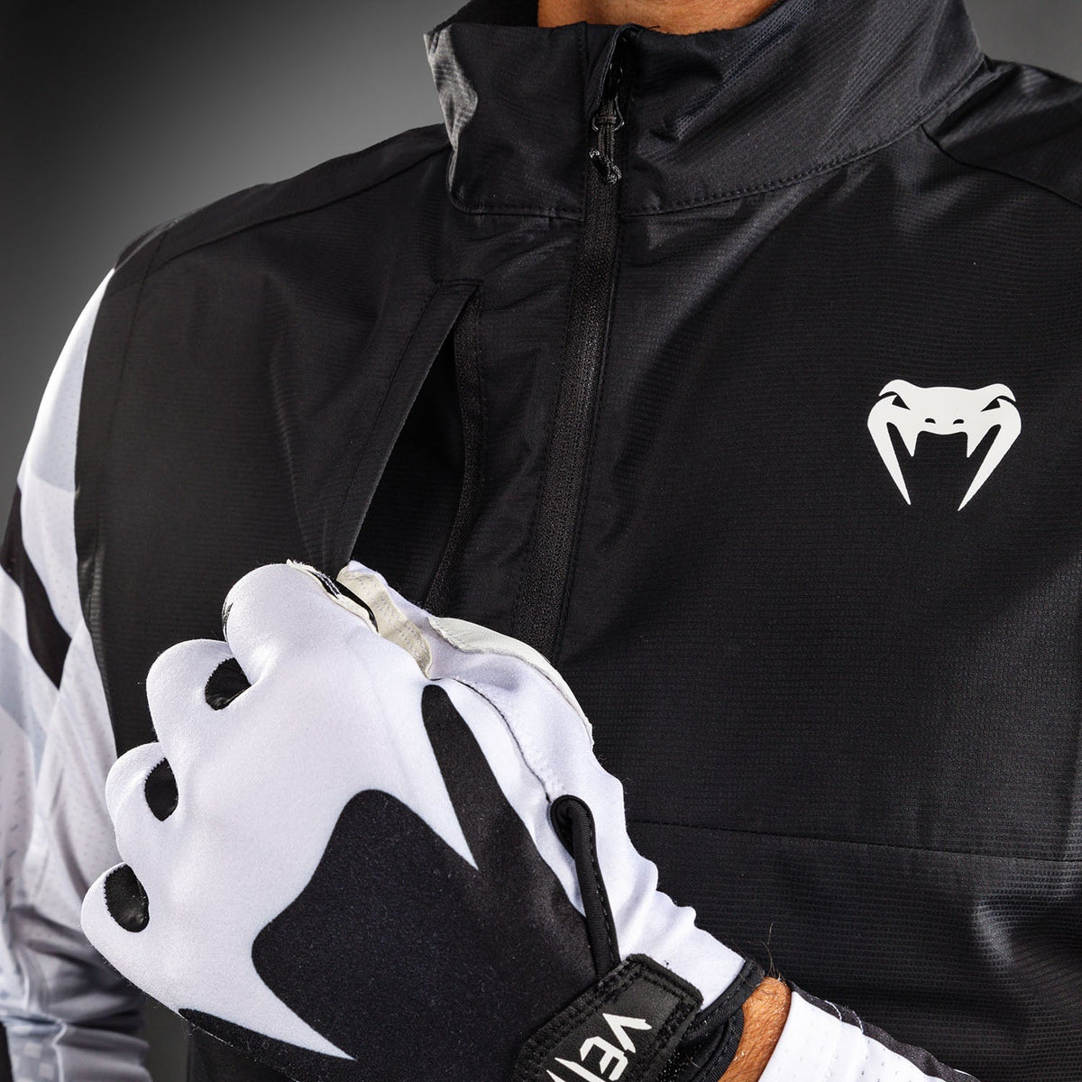 Venum Windbreaker MX Basics Ärmellos - Schwarz/Weiß