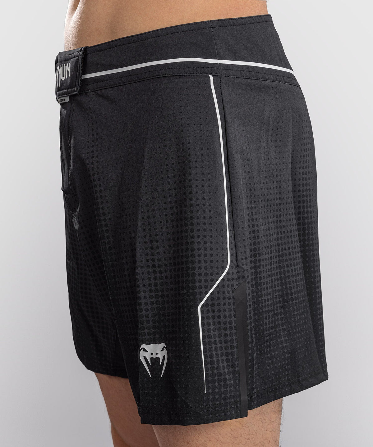 Venum MMA-Shorts Stealth - Schwarz/Weiß