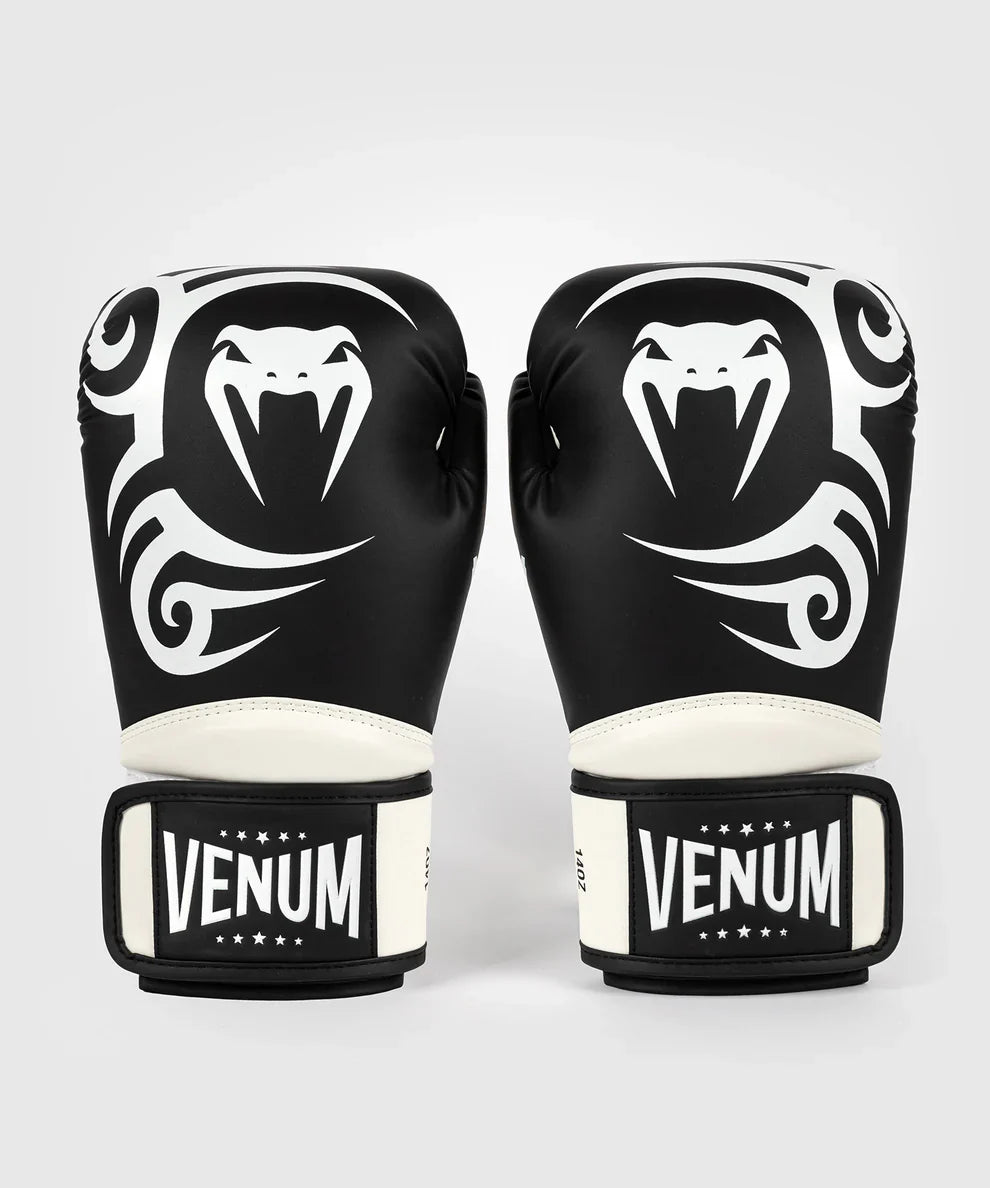 Venum Boxhandschuhe Giant 2.0 Mike Tyson Pro – Schwarz/Weiss
