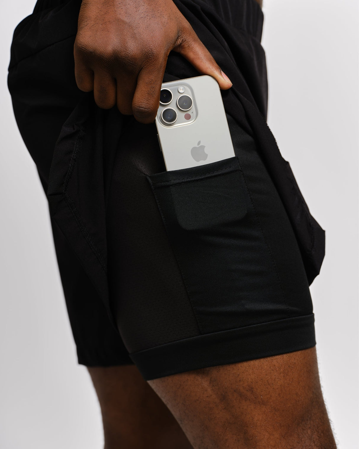 Caged 2-in-1 Running Shorts Stride - Schwarz