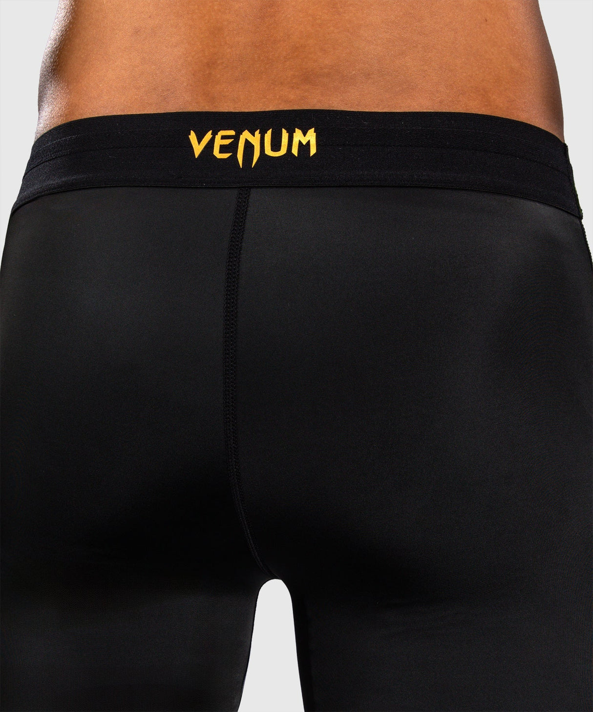 Venum Kompressionsshorts G-Core – Schwarz/Gold