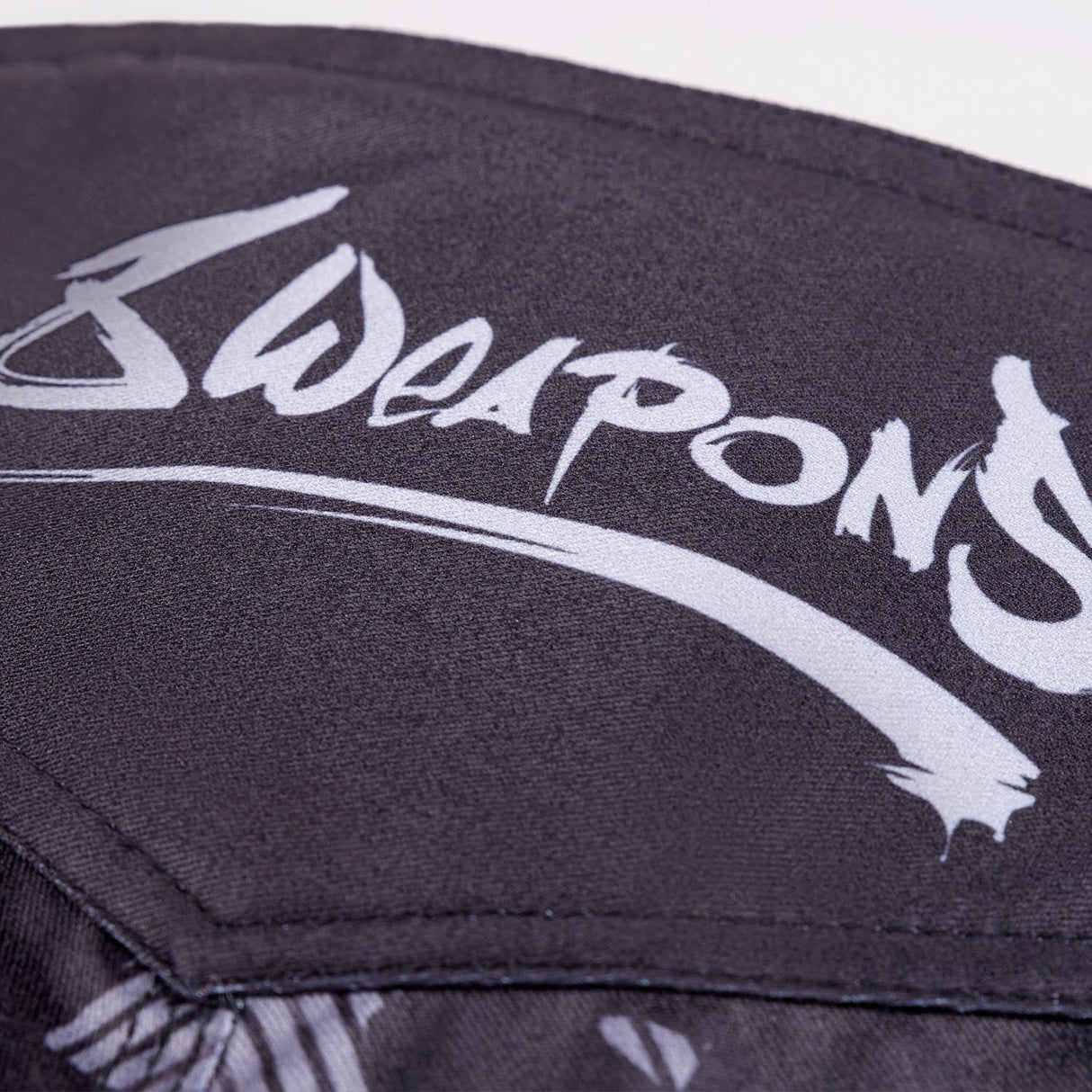 8 WEAPONS MMA Shorts Hit 2.0 - Schwarz/Rot