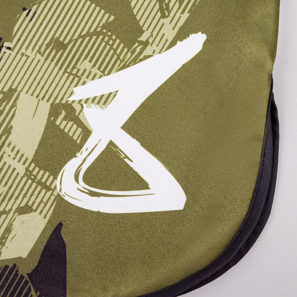 8 WEAPONS MMA Shorts Hit 2.0 - Olive/Schwarz