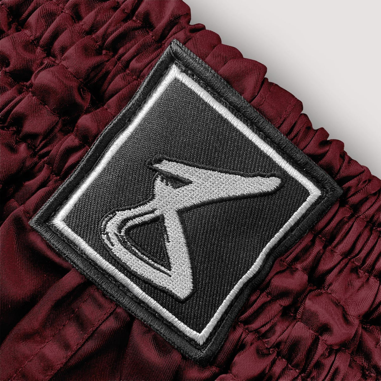 8 WEAPONS Muay-Thai-Shorts Mongkol - Bordeaux