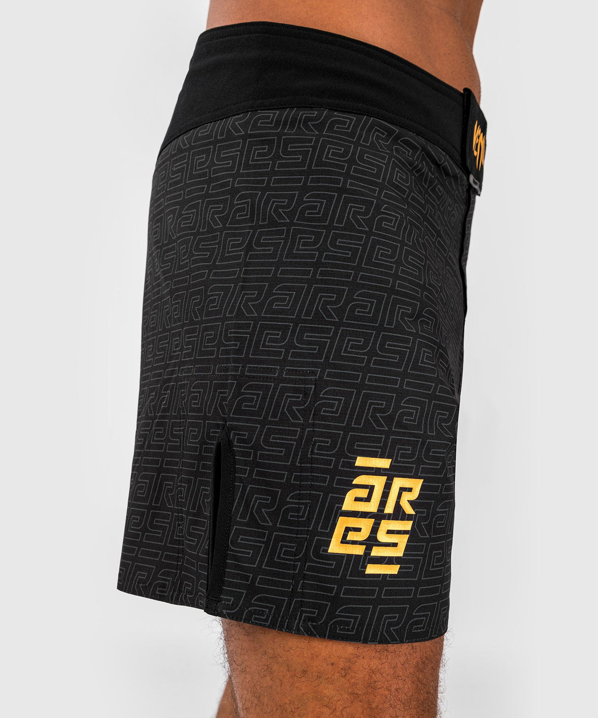 Venum x Ares MMA Shorts - Schwarz/Gold