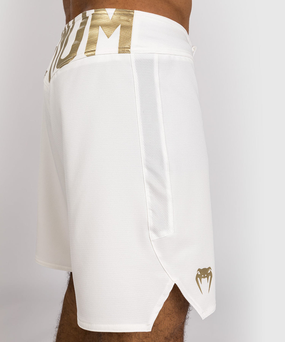 Venum MMA Shorts Light 5.0 - Weiss/Gold