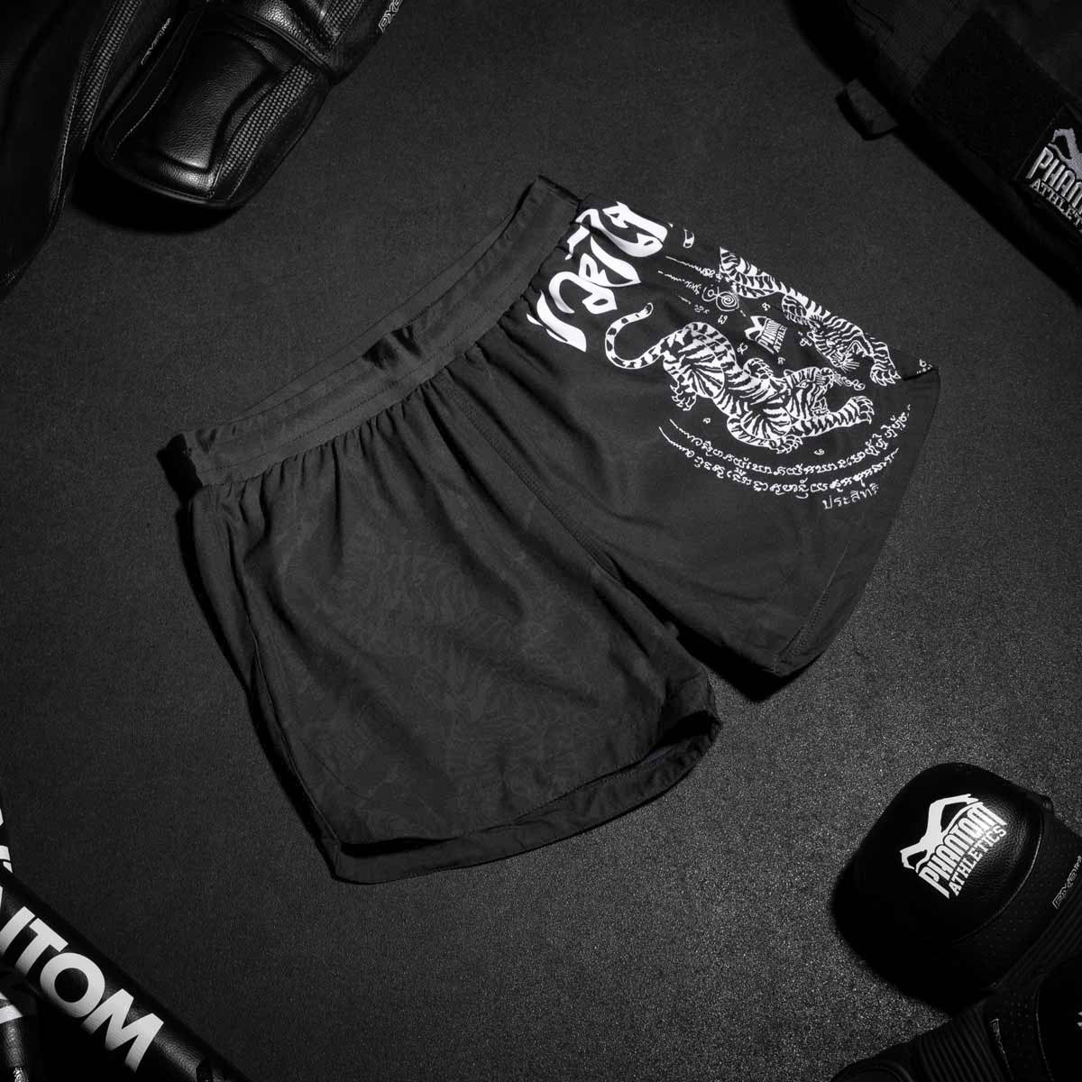 Phantom Athletics Muay Thai Shorts Fusion - Schwarz