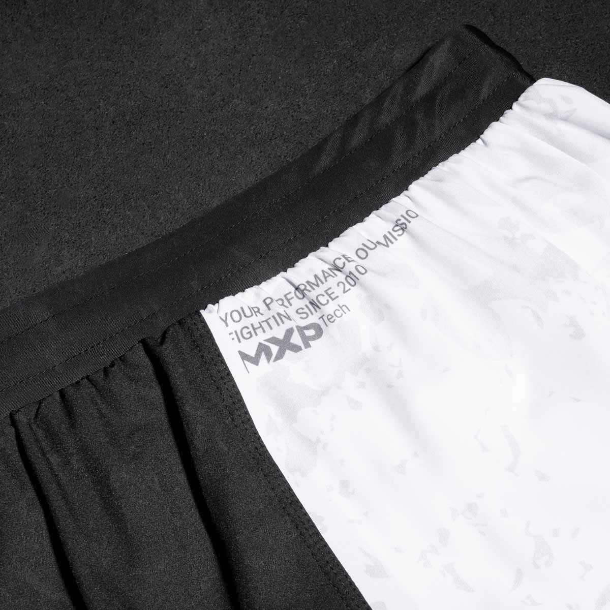 Phantom Athletics Muay Thai Shorts Fusion - Schwarz/Weiß