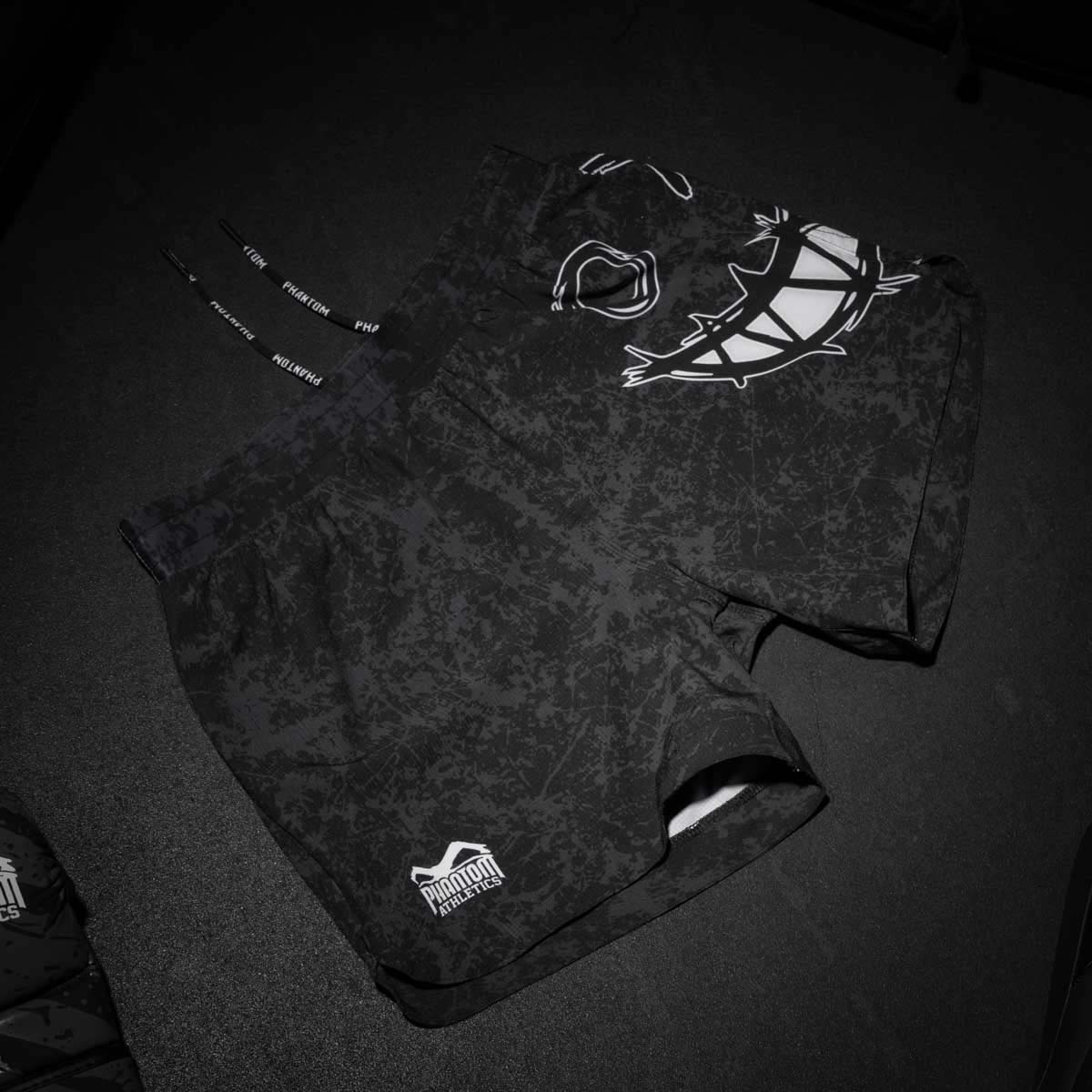 Phantom Athletics MMA Shorts Fusion Serious - Schwarz