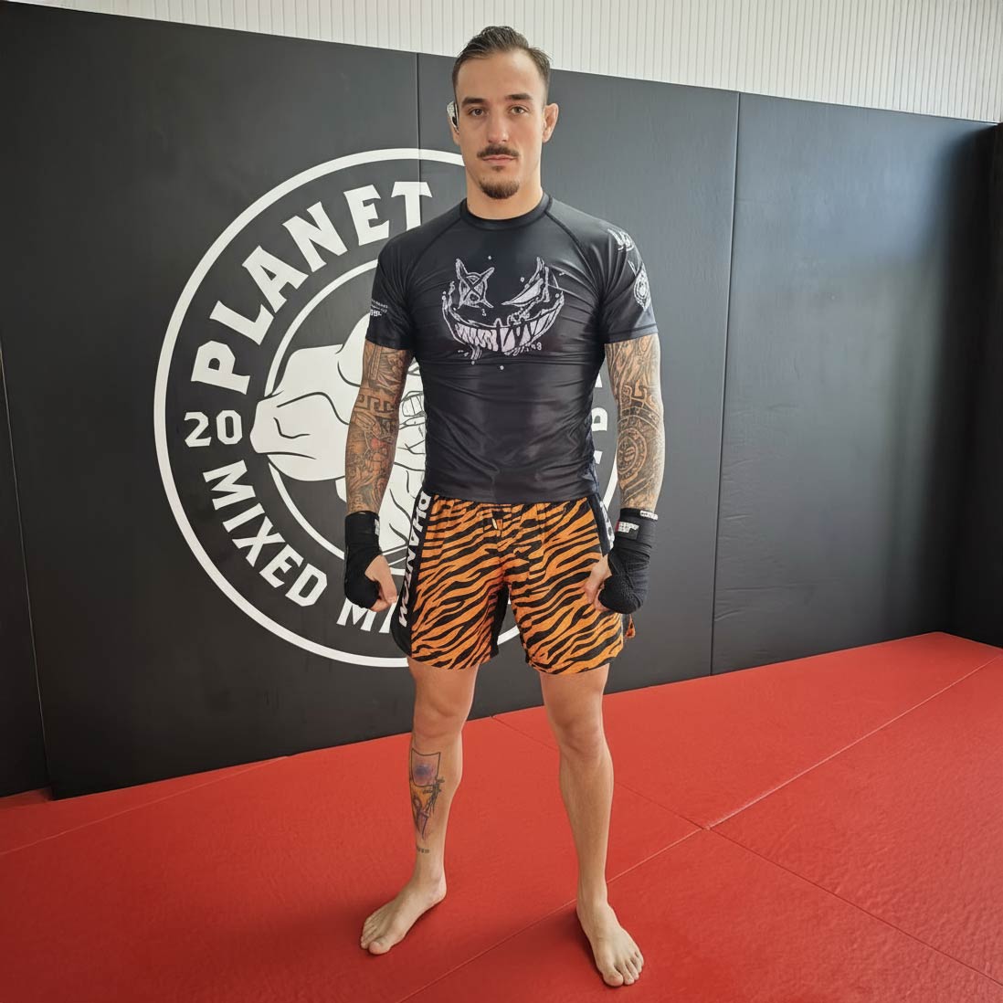 Phantom Athletics Rashguard EVO Two Serious - Schwarz