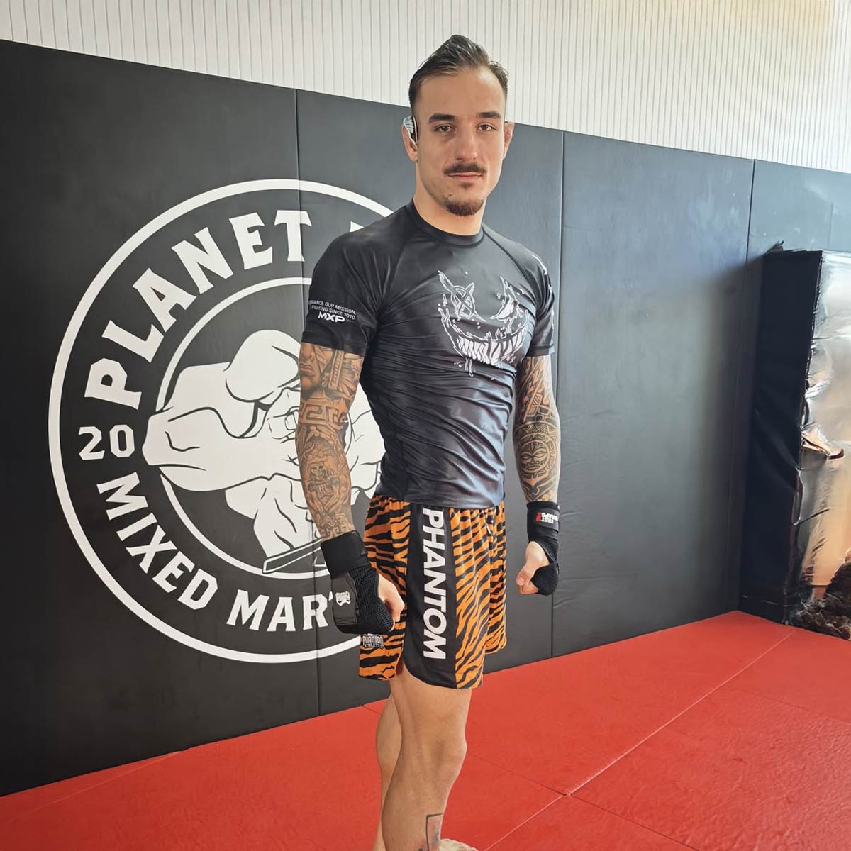 Phantom Athletics Rashguard EVO Two Serious - Schwarz