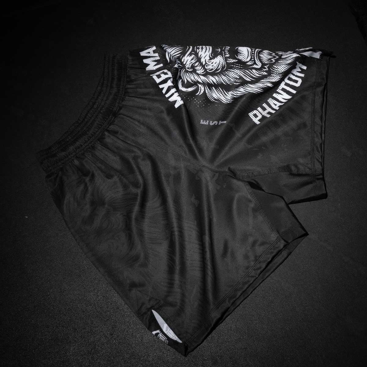 Phantom Athletics MMA Shorts EVO Lionheart - Schwarz/Rot