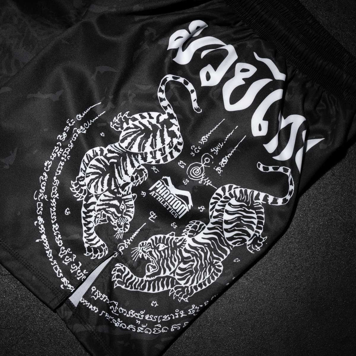 Phantom Athletics Muay Thai Shorts EVO - Schwarz