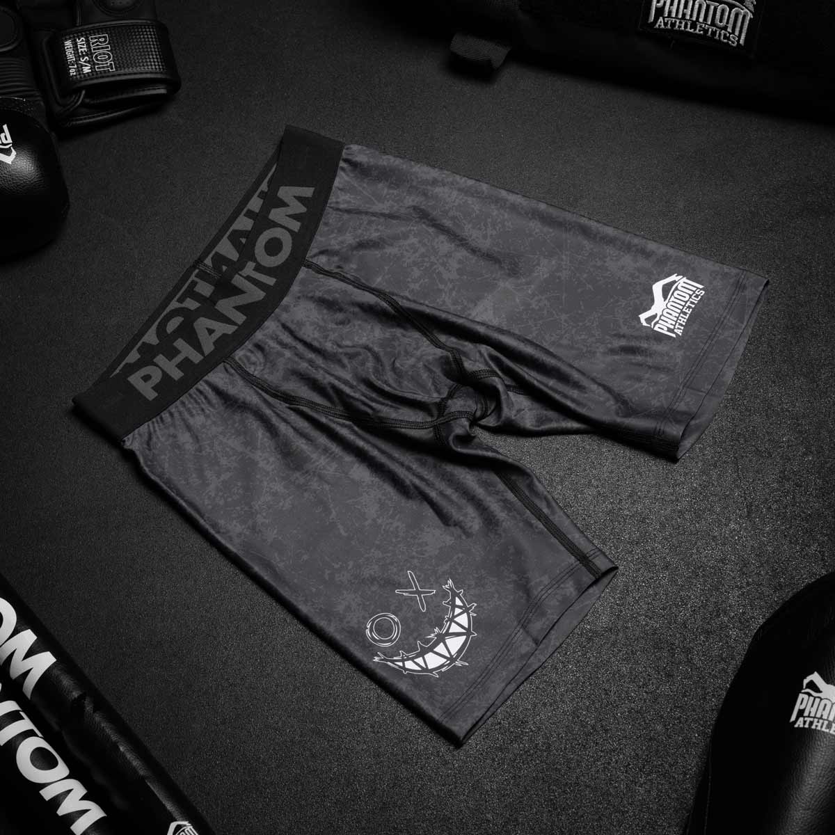Phantom Athletics Kompressionsshorts Vector Serious - Schwarz