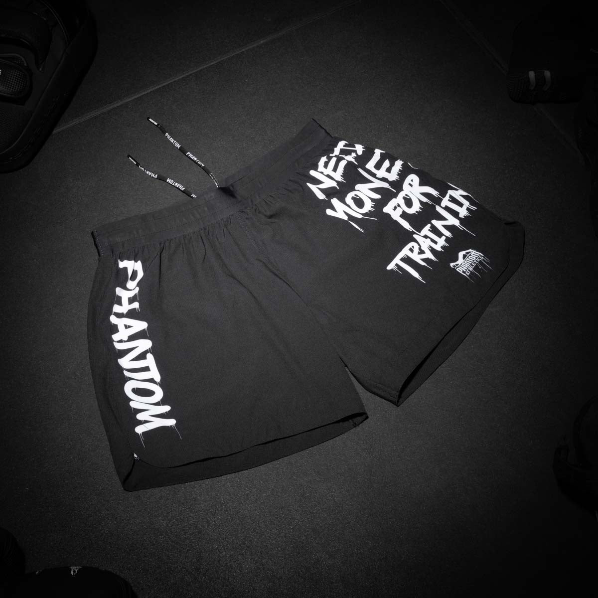 Phantom Athletics MMA Shorts Fusion-R Need Money For Training - Schwarz