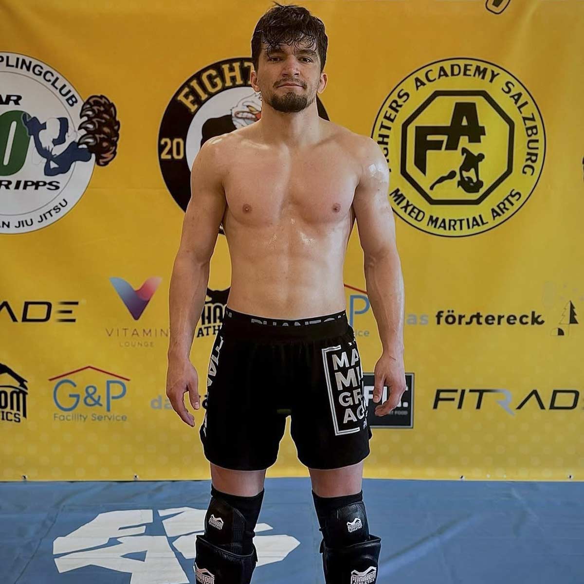 Phantom Athletics MMA Shorts Fusion-R Make MMA Great Again - Schwarz