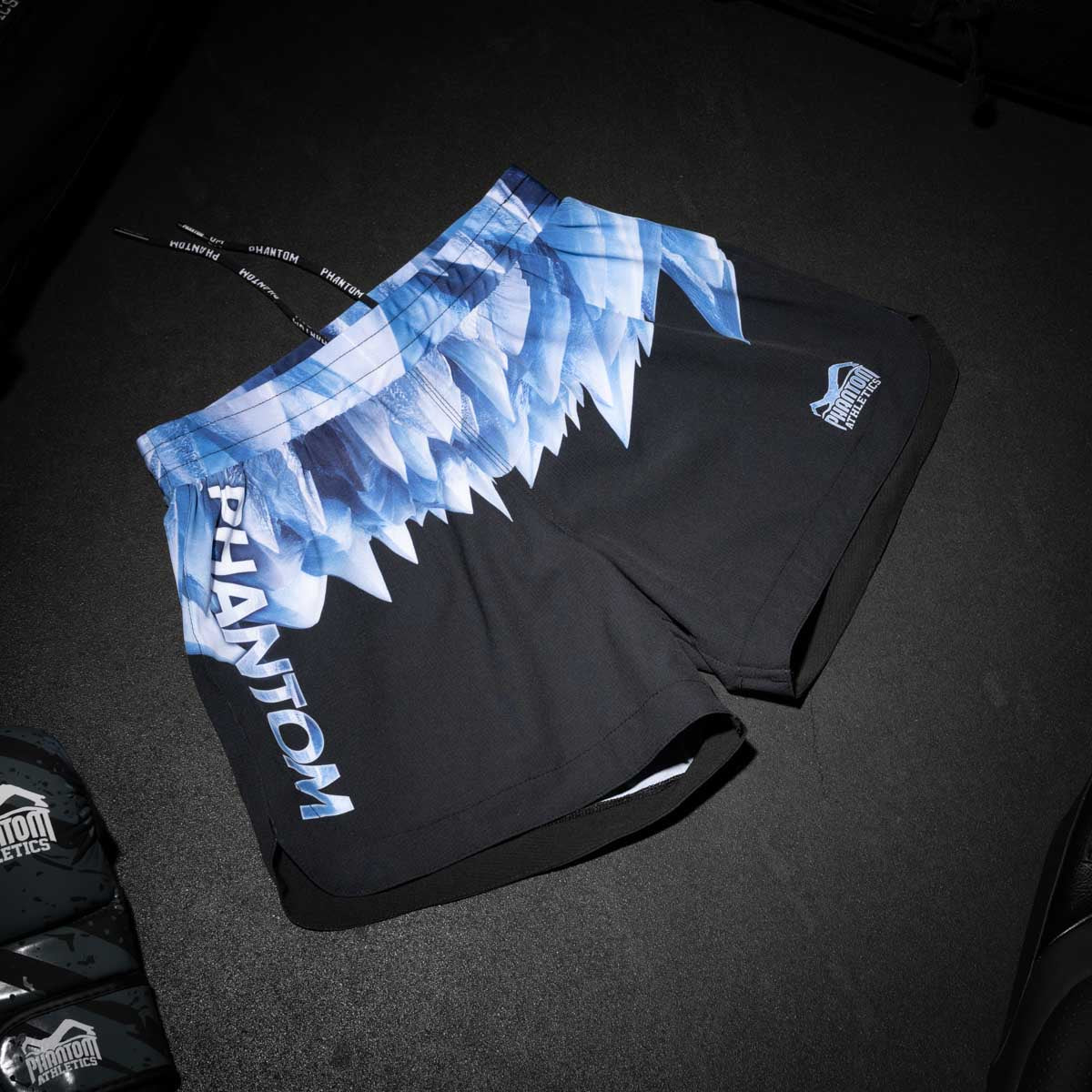 Phantom Athletics MMA Shorts Fusion-R - Schwarz/Blau