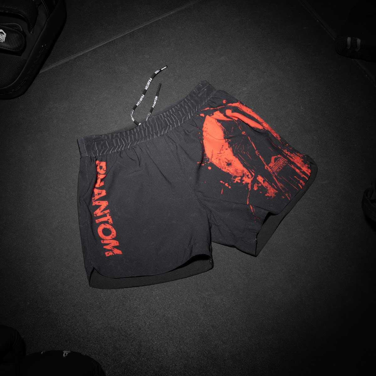 Phantom Athletics MMA Shorts Fusion-R Reaper - Schwarz/Rot