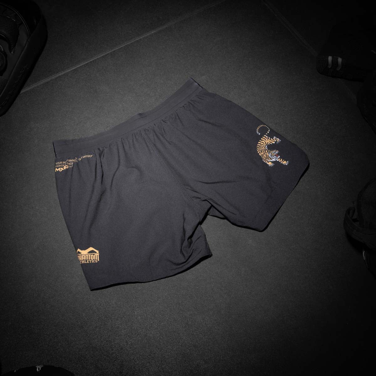 Phantom Athletics MMA Shorts FUSION-R Tiger Domination - Orange/Schwarz