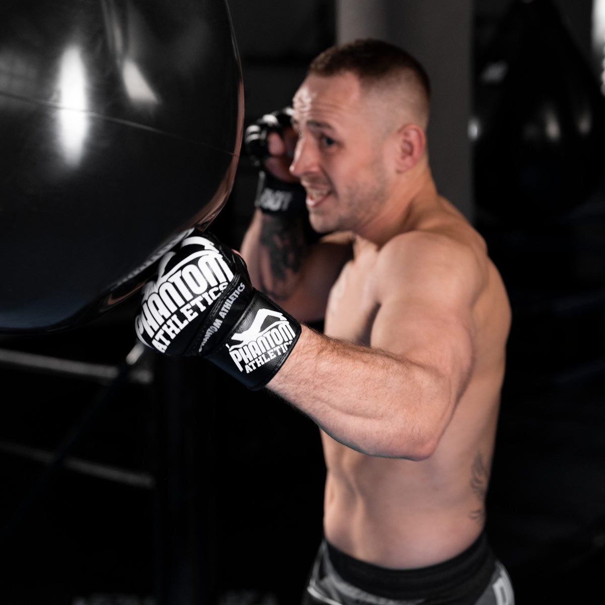 Phantom Athletics MMA-Handschuhe Blackout