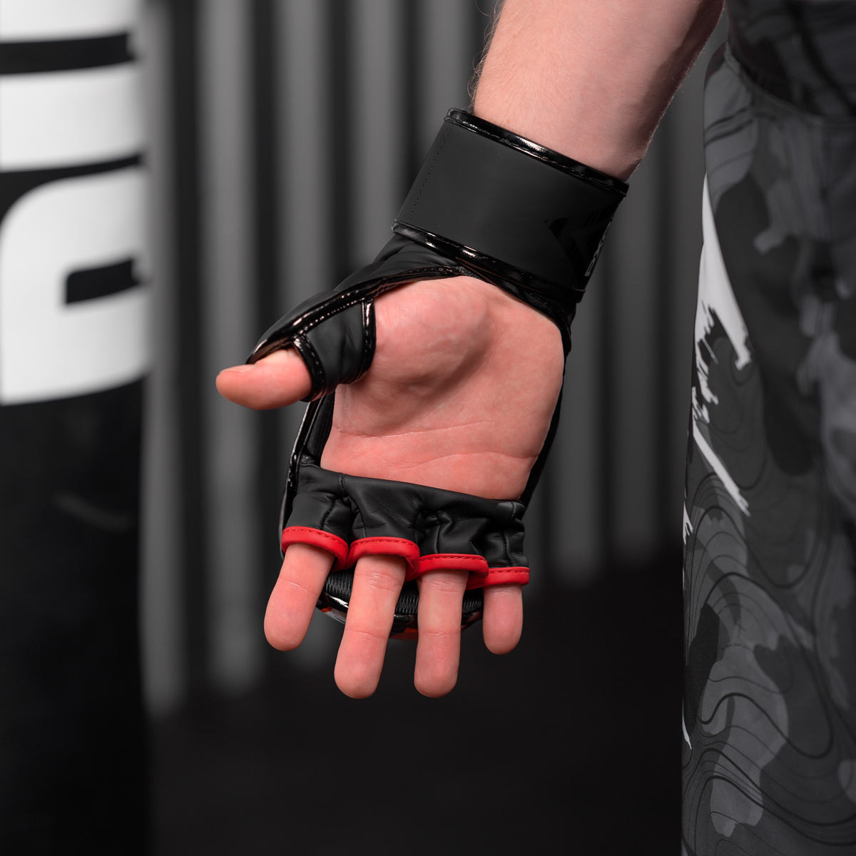 Phantom Athletics MMA Handschuhe Fight Squad - Schwarz