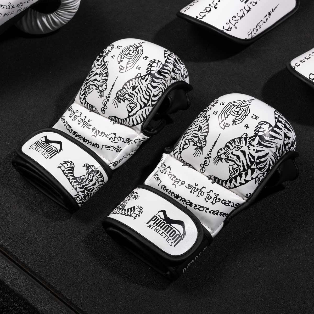 Phantom Athletics MMA Handschuhe Sparring Muay Thai - Weiß