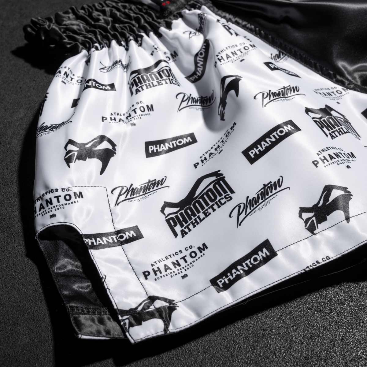 Phantom Athletics Muay Thai Shorts Legend - Schwarz/Weiß