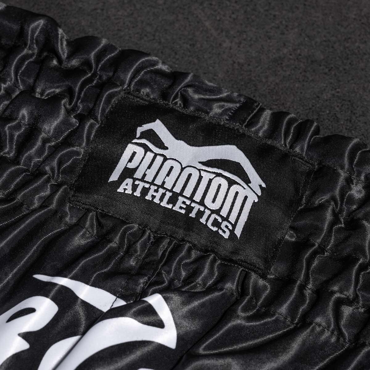 Phantom Athletics Muay Thai Shorts Sak Yant - Schwarz