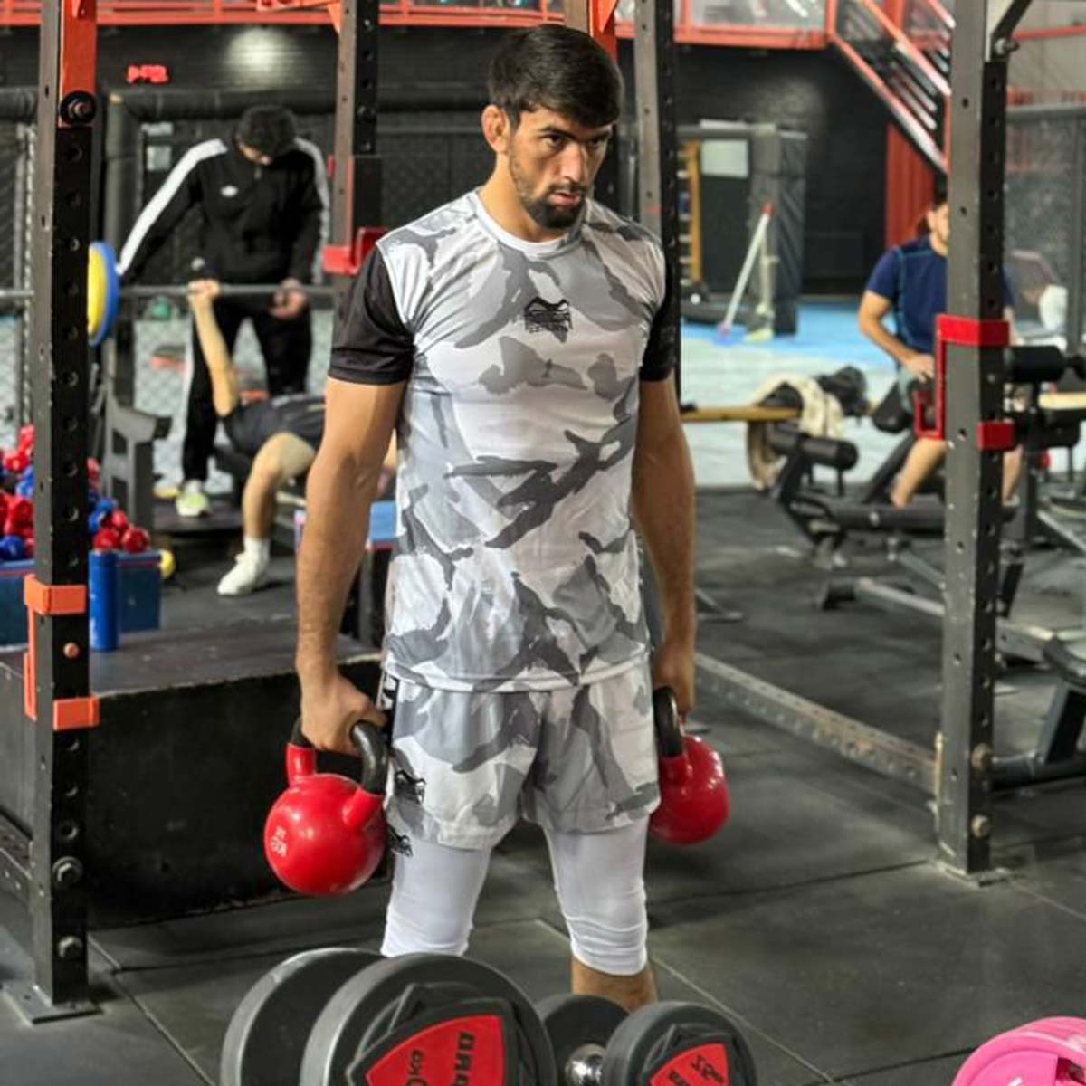 Phantom Athletics Kompressionsshorts APEX 3/4 - Weiß