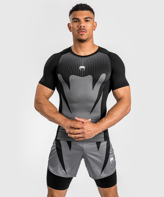 Venum Rashguard Attack Kurze Ärmel - Schwarz/Grau
