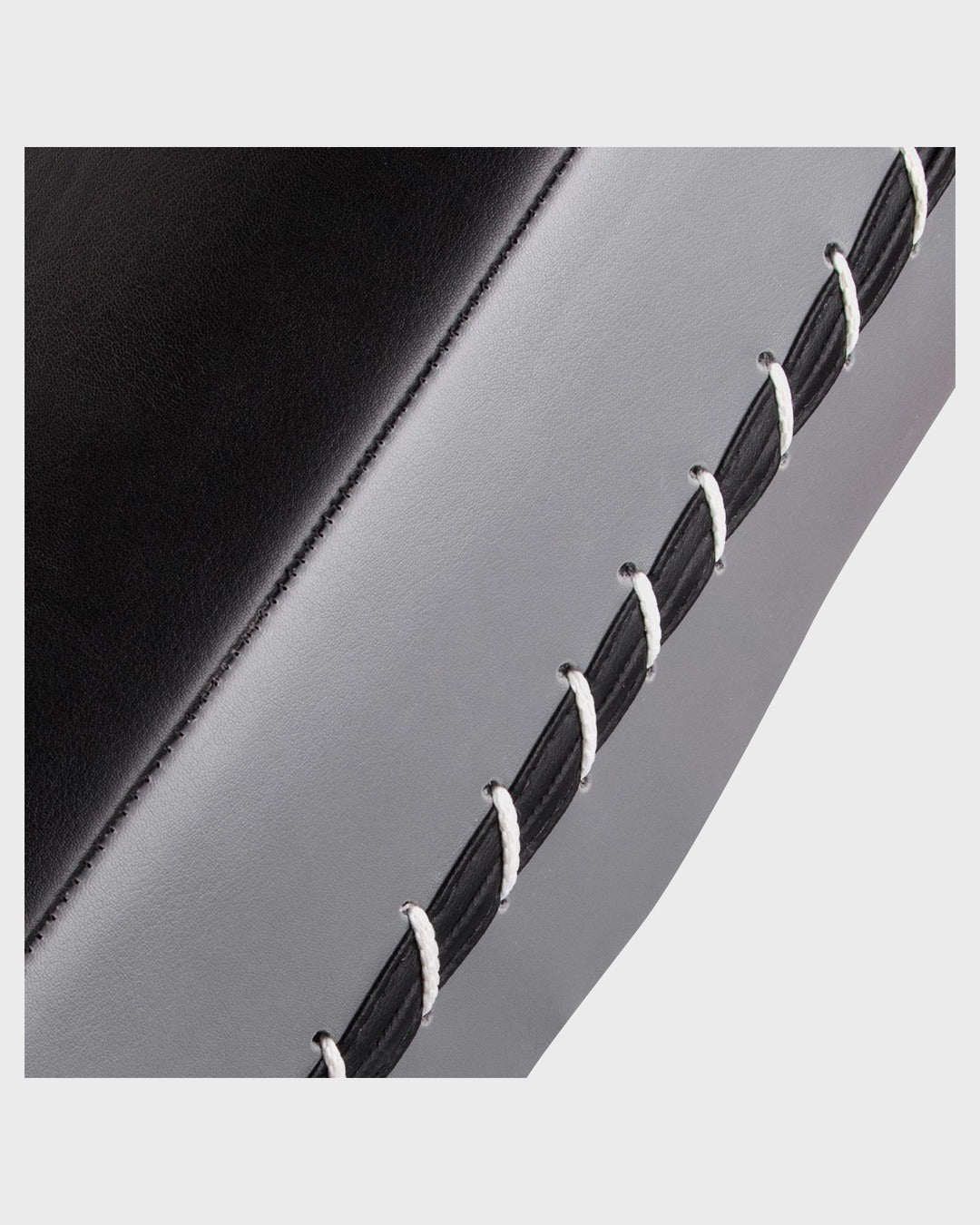 Ringhorns Pratze Charger Schwarz