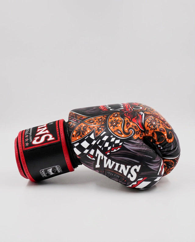 Twins Boxhandschuhe FBGVL3 Barong – Schwarz/Rot/Orange